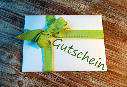 Geschenk Gutschein Fußpflege Fußmassage Fußnägel lackieren